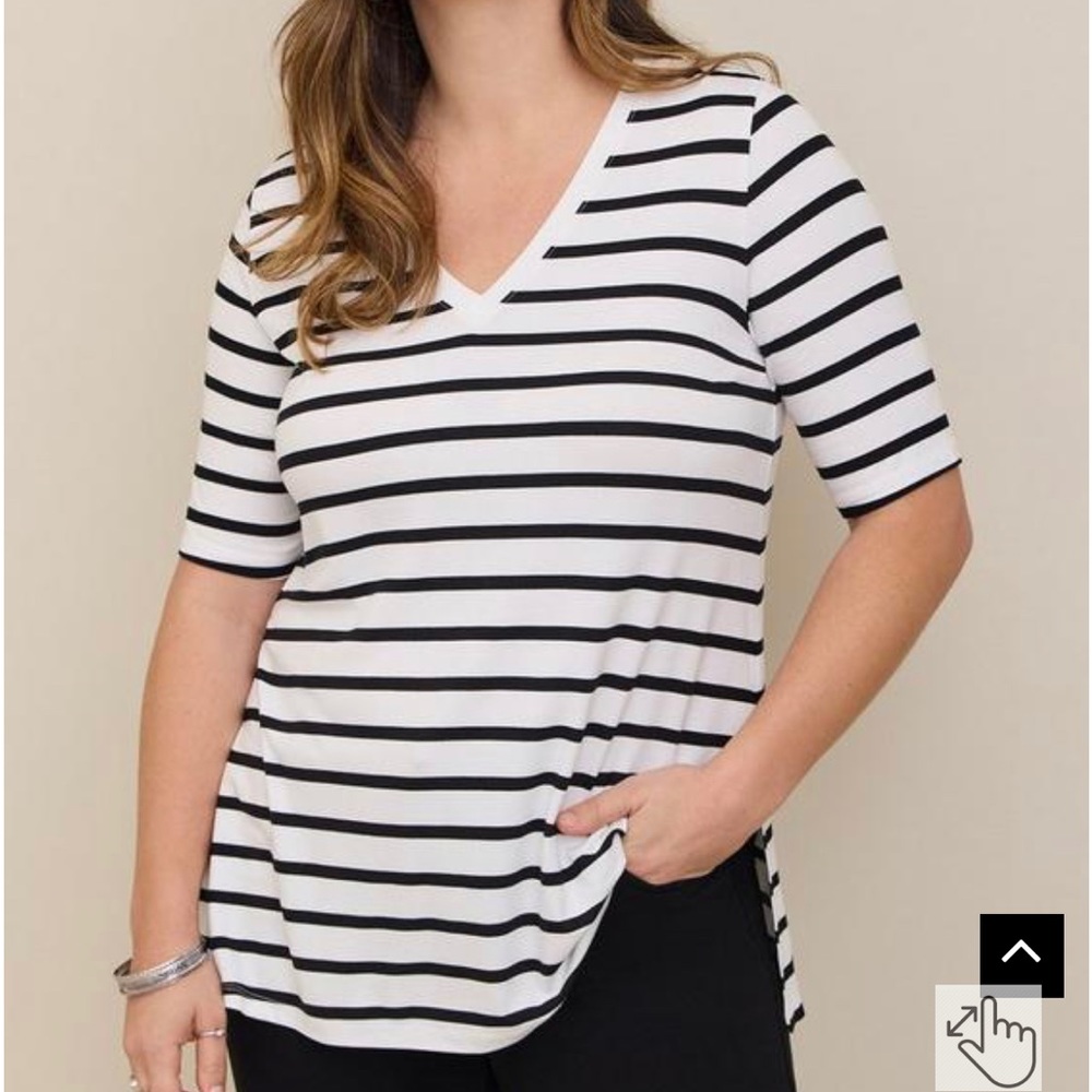 Torrid Favorite Tunic Super Soft V-Neck Side Slit Tee sz 2 (18-20)
